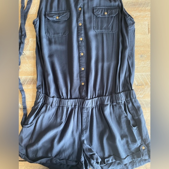 Navy romper ! With pockets! - Picture 4 of 6